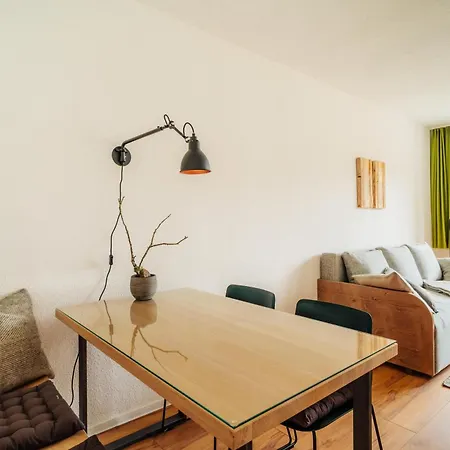 Bodeapartment 5 * Elend